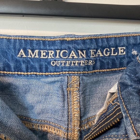 American Eagle Tom Girl Shortie Jean Shorts Size 4 - Picture 2 of 6